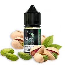 BLVK 開心果菸草煙油瓶身照,堅果色調包裝突顯菸草與烘焙香氣
